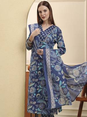 blue beads and stones straight kurta trouser dupatta set 5