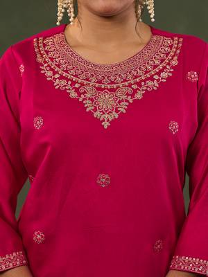 pink embroidered straight kurta palazzo dupatta set have a lining kurta 4