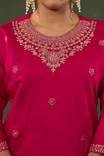 pink embroidered straight kurta palazzo dupatta set have a lining kurta