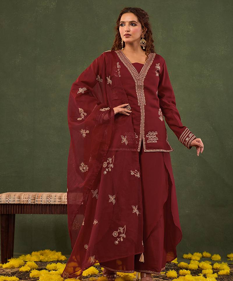 Yufta red embroidered straight silk blend long sleeves kurti palazzo dupatta set