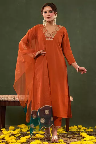 Yufta orange silk blend kurta set with embroidery