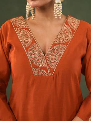 orange silk blend kurta set with embroidery 4