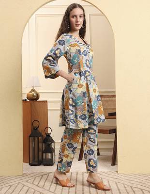 blue floral print a-line kurta trouser set 2