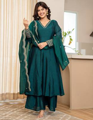 green zari wor a-line vichitra silk kurta palazzo dupatta set 1
