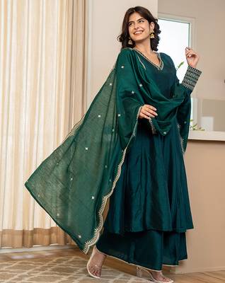 green zari wor a-line vichitra silk kurta palazzo dupatta set 2