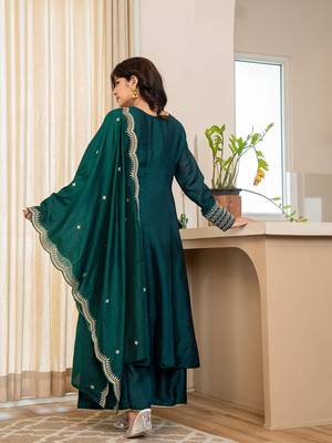 green zari wor a-line vichitra silk kurta palazzo dupatta set 3