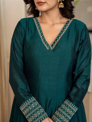 green zari wor a-line vichitra silk kurta palazzo dupatta set 4
