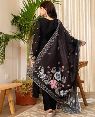black resham embroidery a-line chanderi silk kurta trouser dupatta set 3