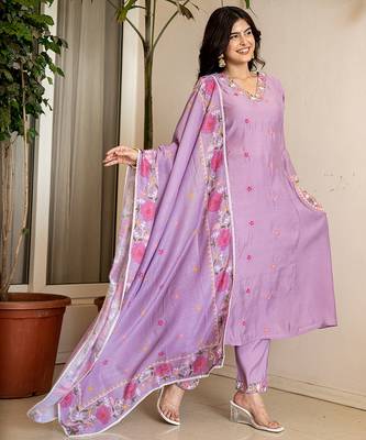 lavender resham embroidery a-line chanderi silk kurta trouser dupatta set 2
