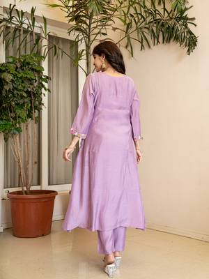 lavender resham embroidery a-line chanderi silk kurta trouser dupatta set 3