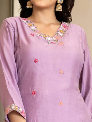 lavender resham embroidery a-line chanderi silk kurta trouser dupatta set 4