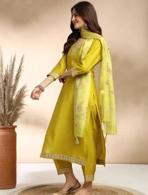 Stylish designer rayon biscuit slub fabric embroidery work kurta set with chanderi jaquard dupatta 2