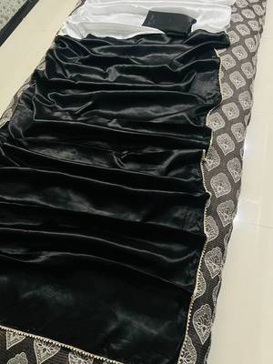 Black Color Two Tone Pari Lace Border Satin Saree 5