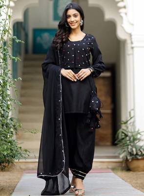 Black Mirror Work Suit Set With Jacket And Potli Heavy Five Piece Suit Set 3