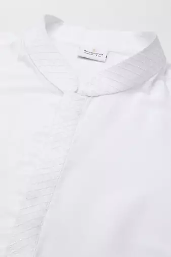 Arjun bijlani in white plain short kurta pajama