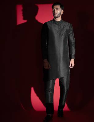 Black embroidered kurta pajama 1