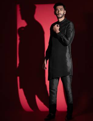 Black embroidered kurta pajama 2