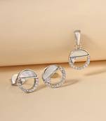 White cubic zirconia pendant set with swirl design