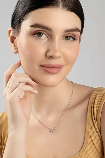 Gg motif silver necklace with iconic design and contemporary look