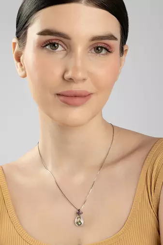 Butterfly prism purple pendant necklace with shell effect and illusion sparkle