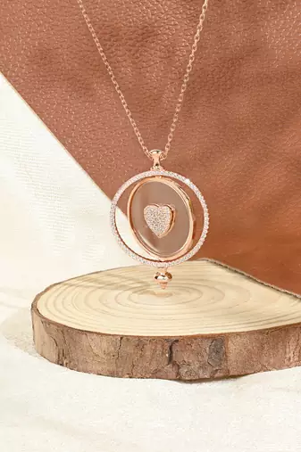 Butterfly prism purple pendant necklace with shell effect and illusion sparkle