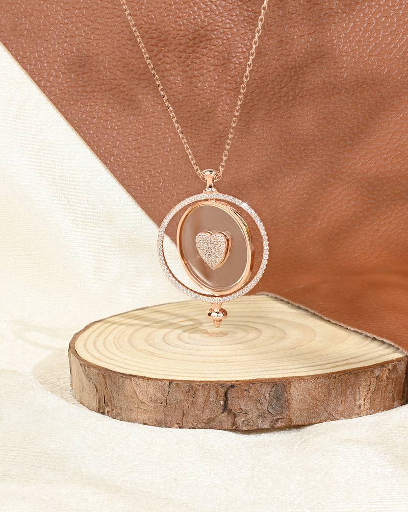 Butterfly prism purple pendant necklace with shell effect and illusion sparkle