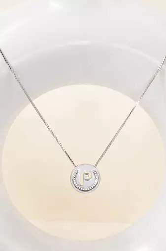 Initial 'p' round pendant silver necklace with cube chain and bold charm