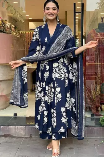 Women's Rayon Printed Designer Ethnic Kurti With Pant & Dupatta Set | Floral Printed Deigner Ethnic Kurti Set