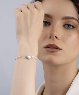 Double chain pearl bracelet 3