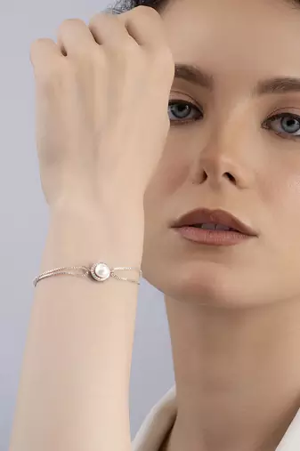 Double chain pearl bracelet