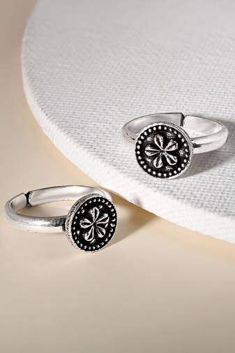 Touch925 oxidised silver flower toe ring