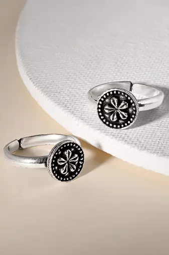 Touch925 oxidised silver flower toe ring