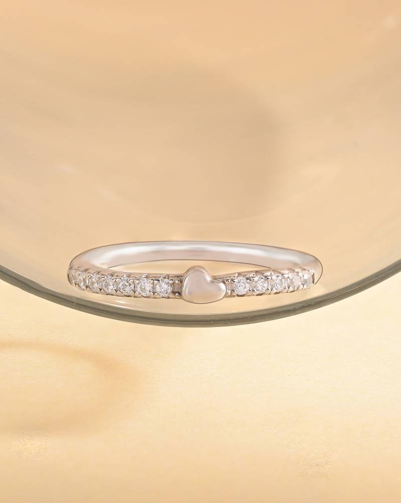 Touch925 heartfelt circle silver ring with cz heart detail in 925 purity for women