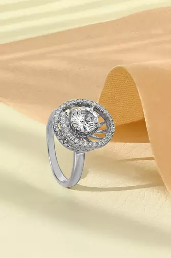 Touch925 elegant glow silver ring with central cz stone in 925 purity for women