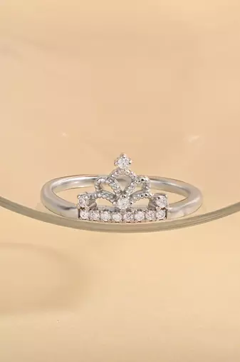 Touch925 royal crown silver ring with cz stones in 925 purity for women