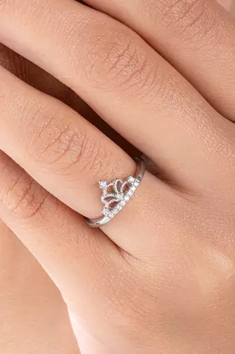 Touch925 royal crown silver ring with cz stones in 925 purity for women