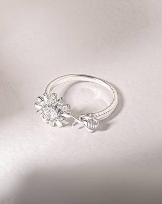 Touch925 bloom & bee silver ring in 925 purity for women 2