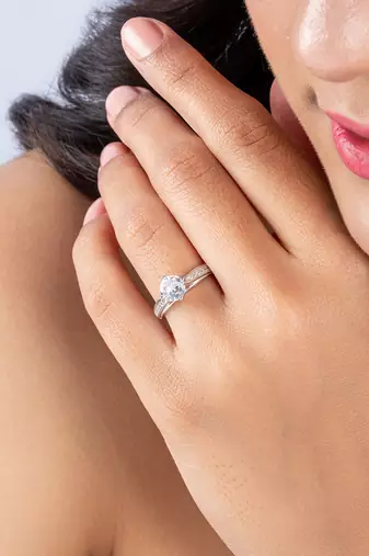 Touch925 silver spark stone ring with solitaire cz in 925 purity for women