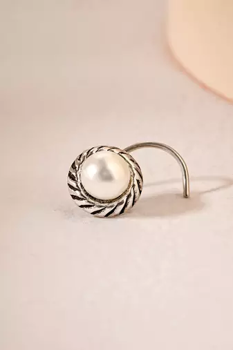 Oxidized silver pearl nose pin