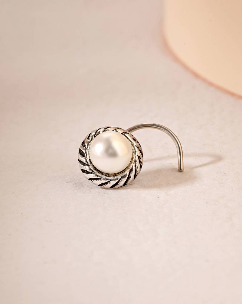 Oxidized silver pearl nose pin