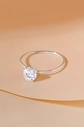 Classic silver lining nose pin