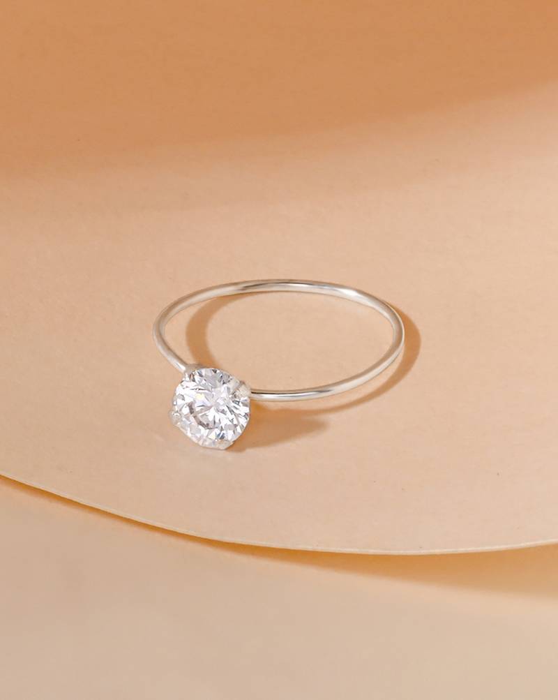 Classic silver lining nose pin