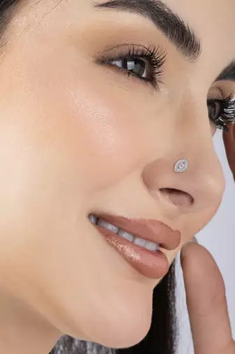 Guardian eye silver nose pin