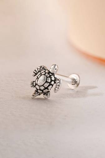 Fortune tortoise nose pin