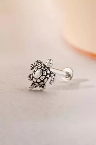 Fortune tortoise nose pin