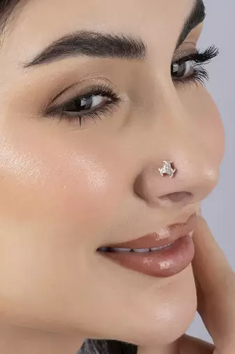 Criss cross nose pin
