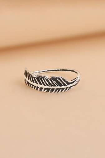 Silver leaf nose pin