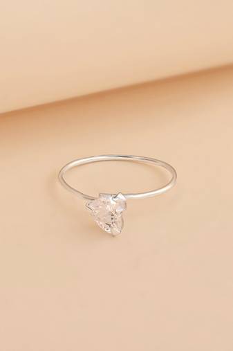 Heart stone nose pin