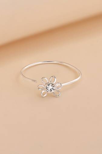 Silver floral nose pin