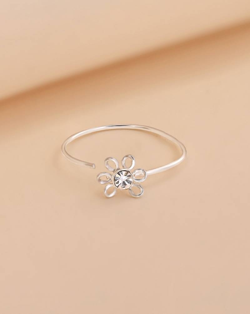 Silver floral nose pin